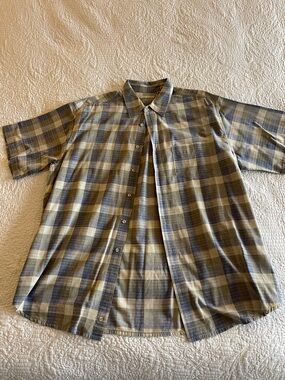 Fieldmaster Casual Short-Sleeve Plaid Button-Down Shirt in blue and grey